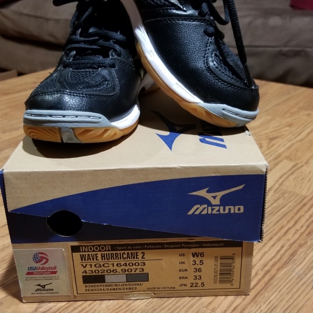 Wave Hurricane 2 Mizuno Volleyball Shoes